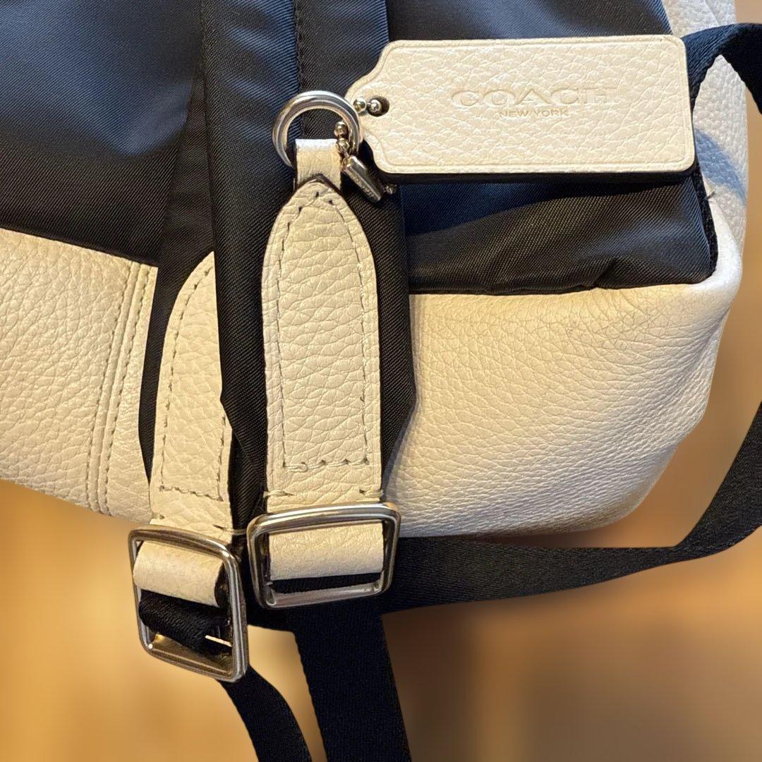 お値下げご相談ください　COACH ホワイト　レザー　リュック　バックパック