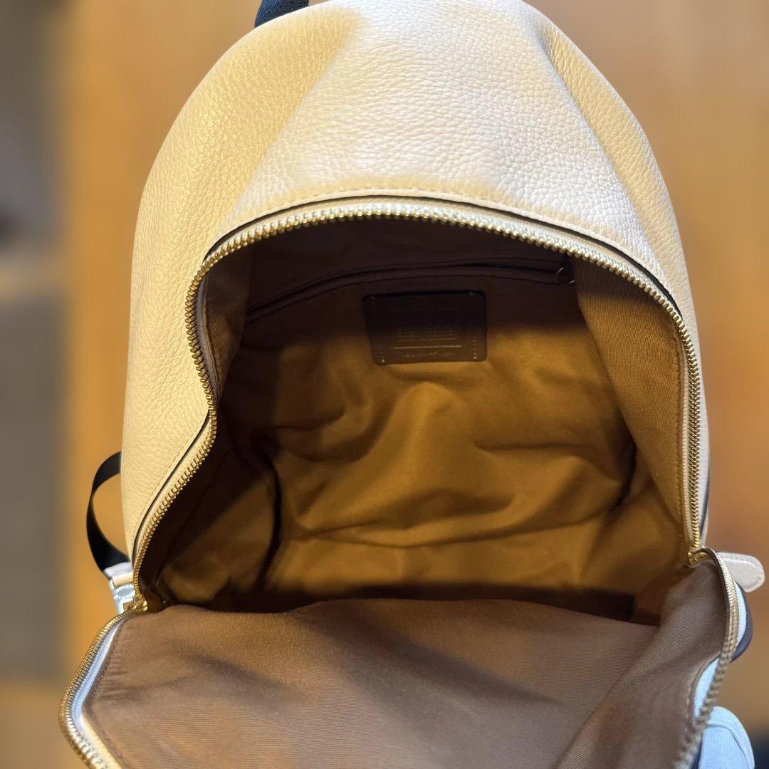 お値下げご相談ください　COACH ホワイト　レザー　リュック　バックパック