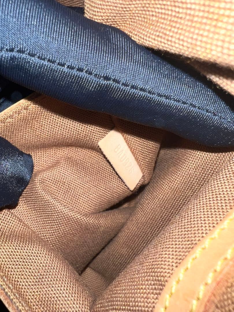 ルイヴィトン　キーポル　アルマ　アマゾン