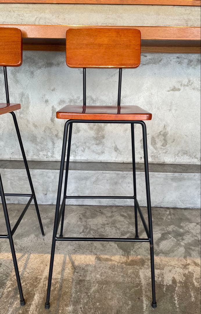 シンプル&モダン　アイアンフレームバーチェア1脚