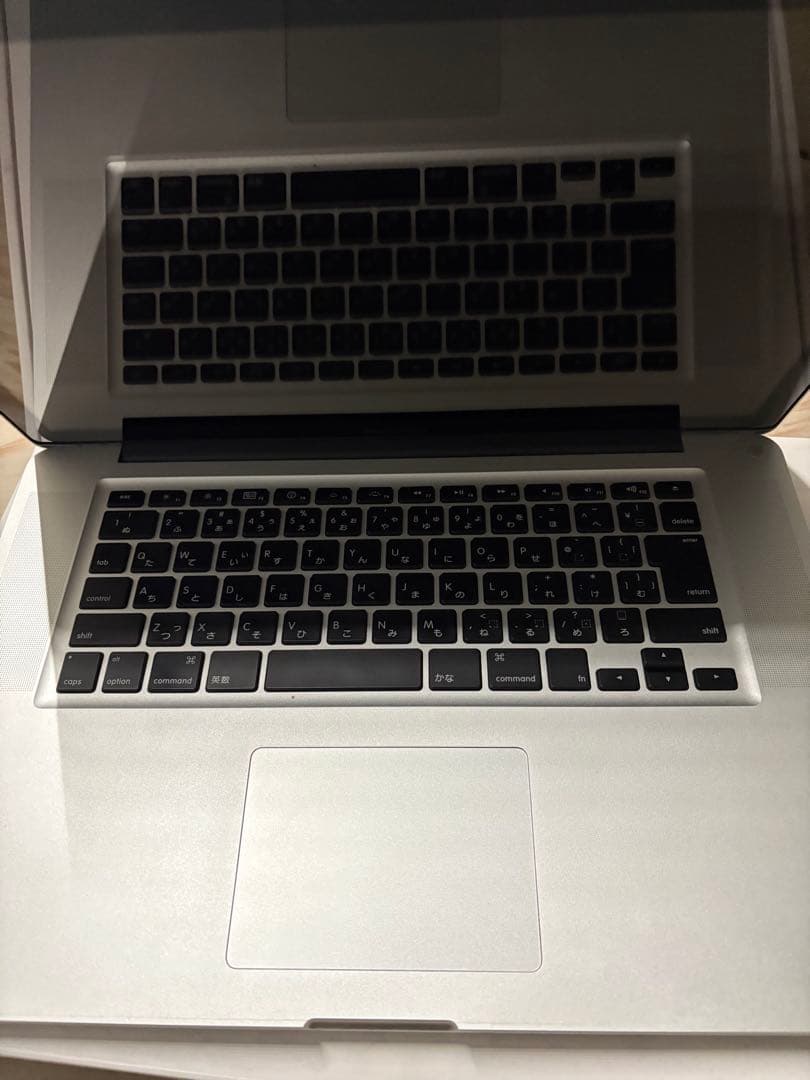 【超美品】MacBook Pro 15インチ　本体（箱、付属品付き）