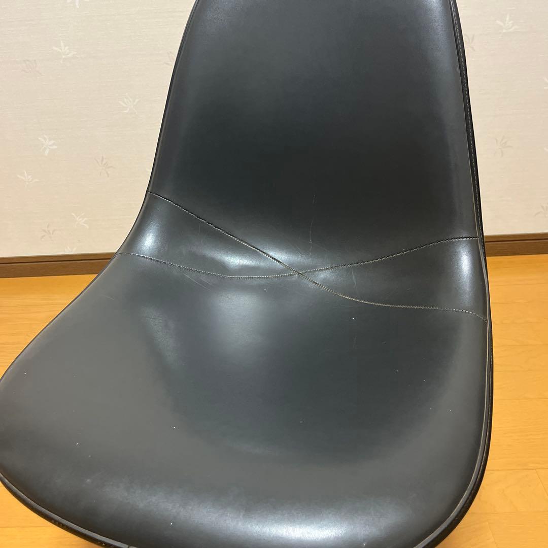 イームズ　ナウガレザー