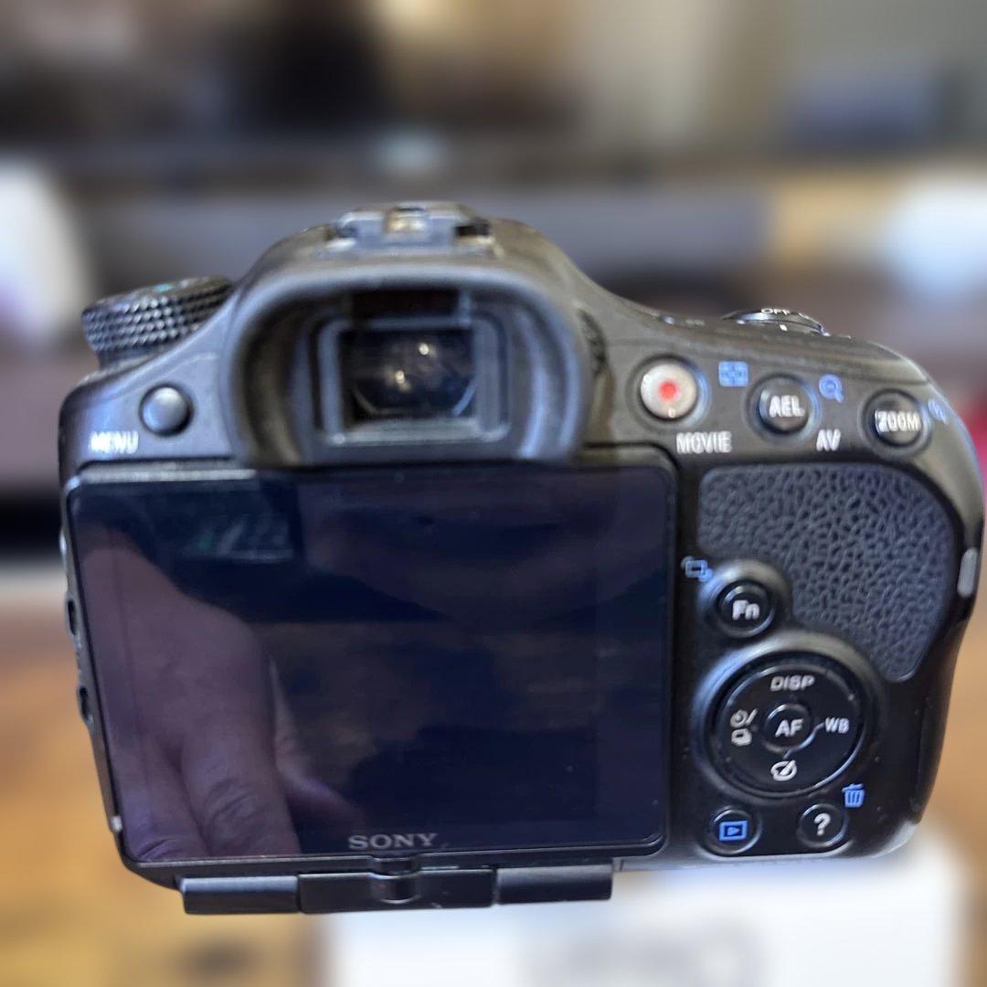 SONY α57 デジタル一眼レフカメラ ダブルズームレンズキット　レンズ2本付