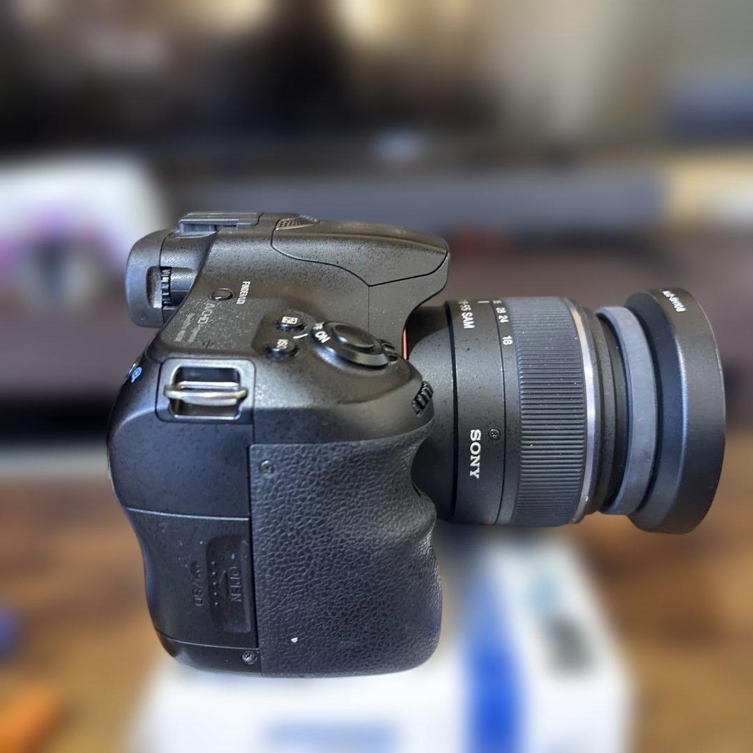 SONY α57 デジタル一眼レフカメラ ダブルズームレンズキット　レンズ2本付