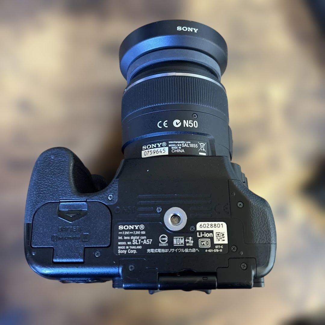 SONY α57 デジタル一眼レフカメラ ダブルズームレンズキット　レンズ2本付