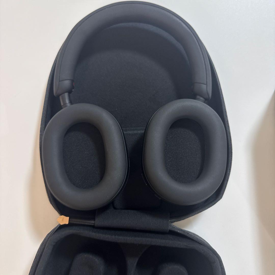 【美品】SONYワイヤレスノイズキャンセリングヘッドホンWH-1000XM5