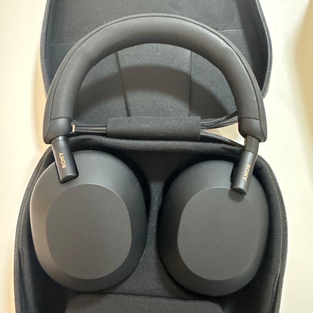 【美品】SONYワイヤレスノイズキャンセリングヘッドホンWH-1000XM5