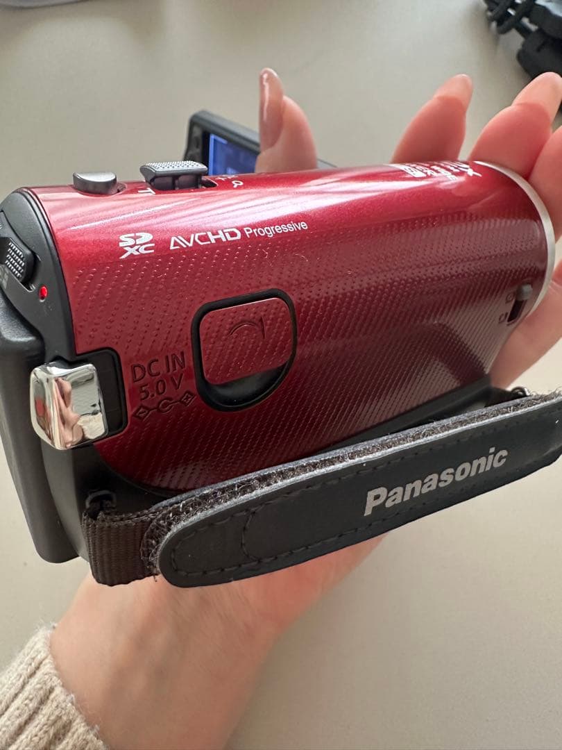 Panasonic HC-V210M ビデオカメラ 本体