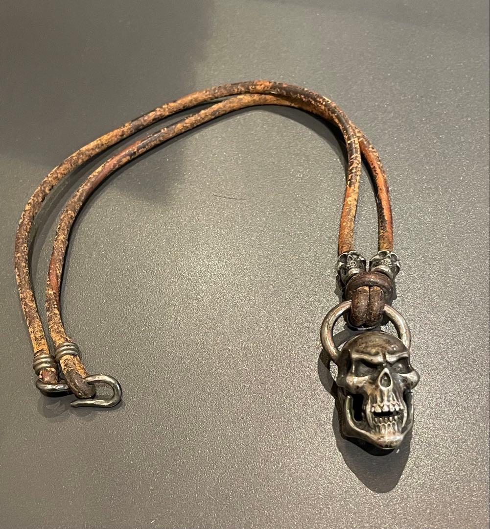 ラットレース　スカルネックレス