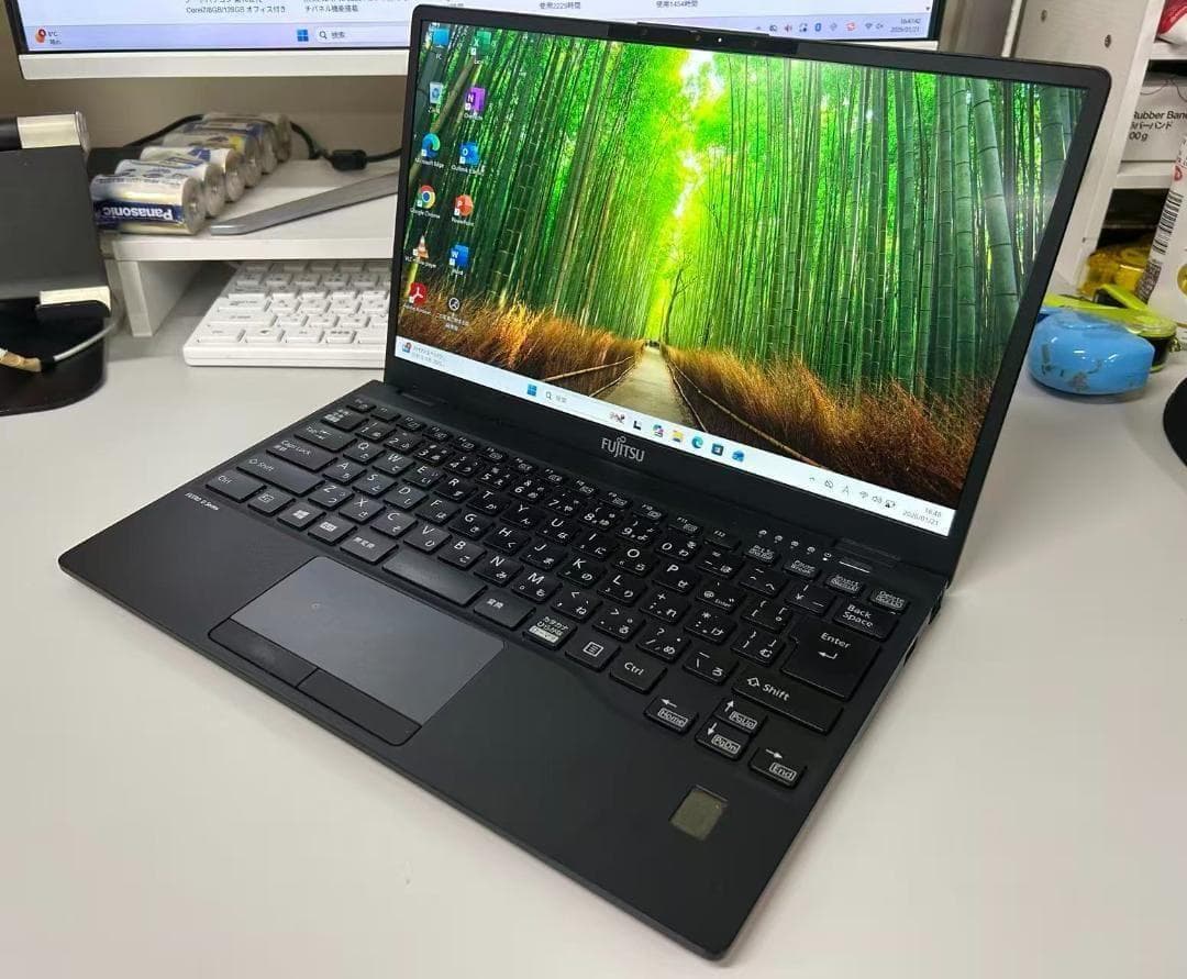 超軽量840g 富士通 LIFEBOOK U9311/M 美品 オフィスあり②