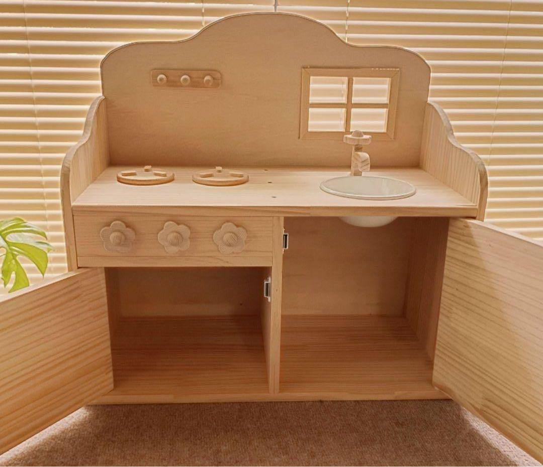 木製おままごとキッチン　窓付きタイプ