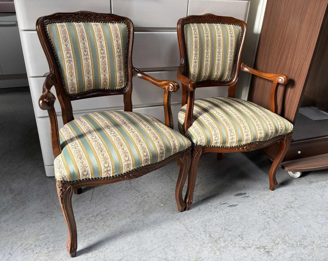 みーちゃんイタリア製 クラシックな緑とクリームストライプ 2脚椅子55cm