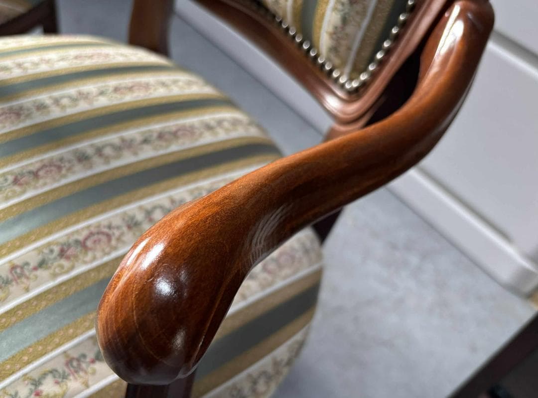 みーちゃんイタリア製 クラシックな緑とクリームストライプ 2脚椅子55cm