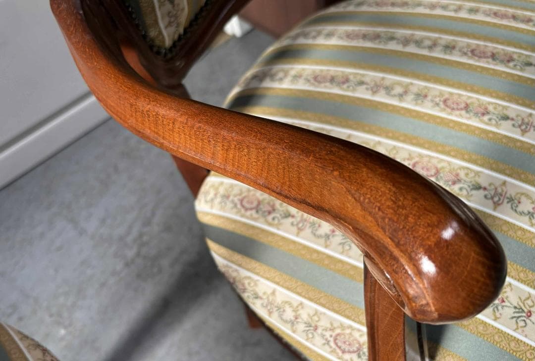 みーちゃんイタリア製 クラシックな緑とクリームストライプ 2脚椅子55cm