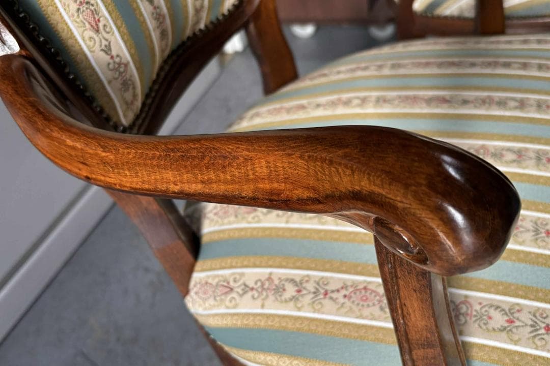 みーちゃんイタリア製 クラシックな緑とクリームストライプ 2脚椅子55cm