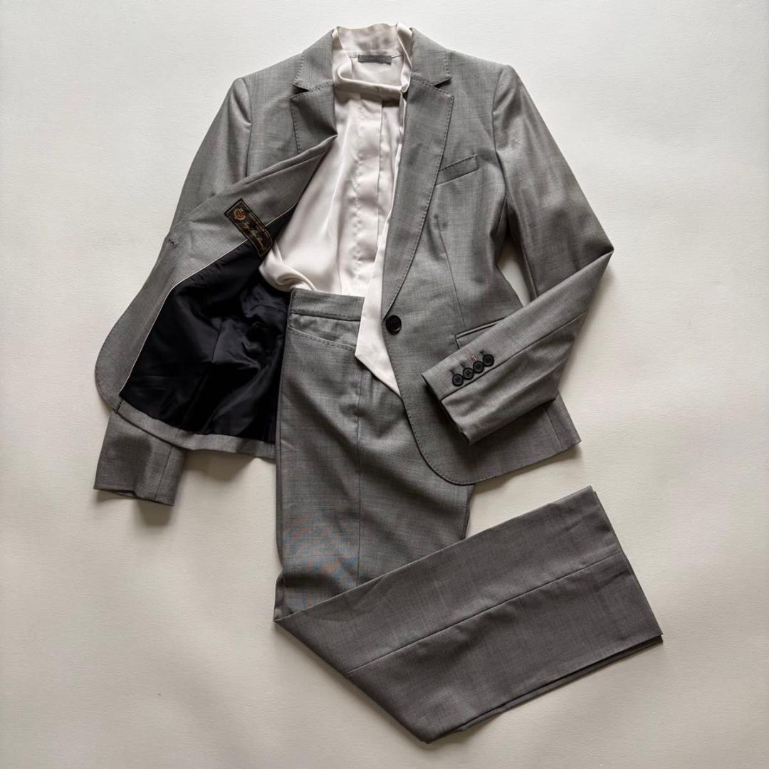 ＊美品【インディヴィ】パンツスーツ　ロロピアーナ　グレー スーツ セットアップ