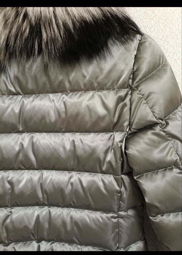 さいとうPRADA グレー グリーン ダウンジャケットファー38
