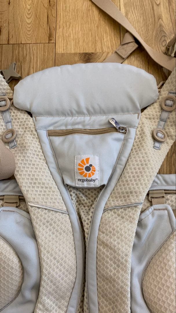 エルゴベビーOMNI Breeze (オムニブリーズ) サンドベージュ抱っこ紐