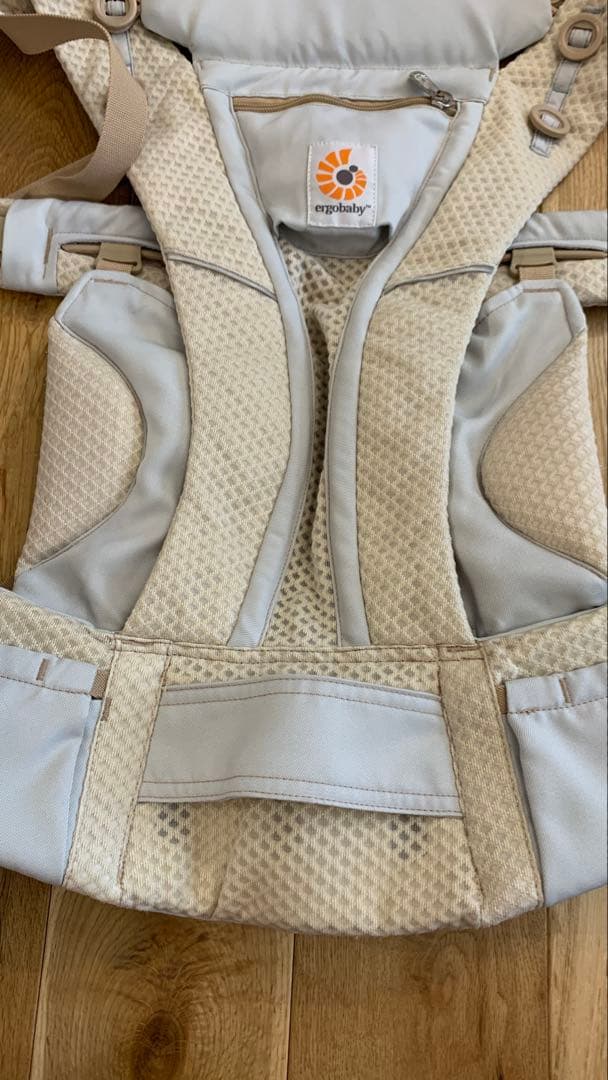 エルゴベビーOMNI Breeze (オムニブリーズ) サンドベージュ抱っこ紐