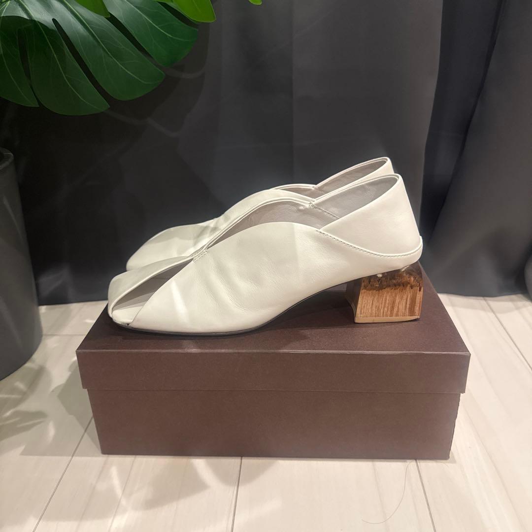 ALM. ERIN LEATHER PUMPS （White）