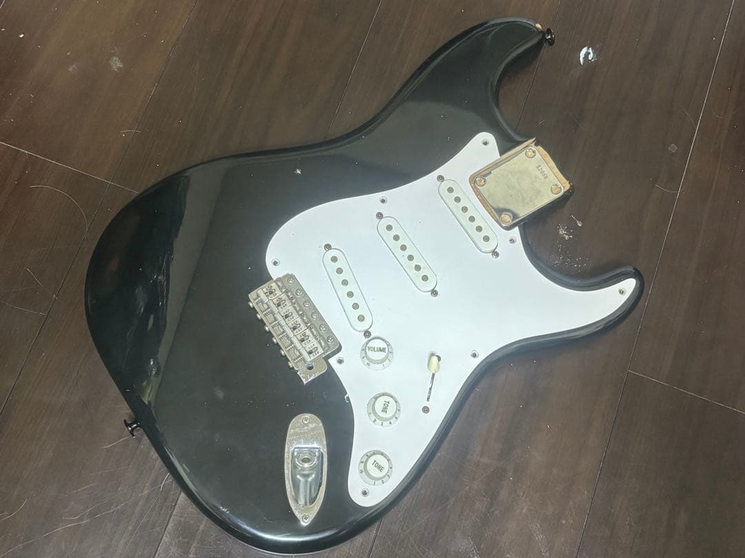 エドワーズ　ストラトキャスター　ボディ