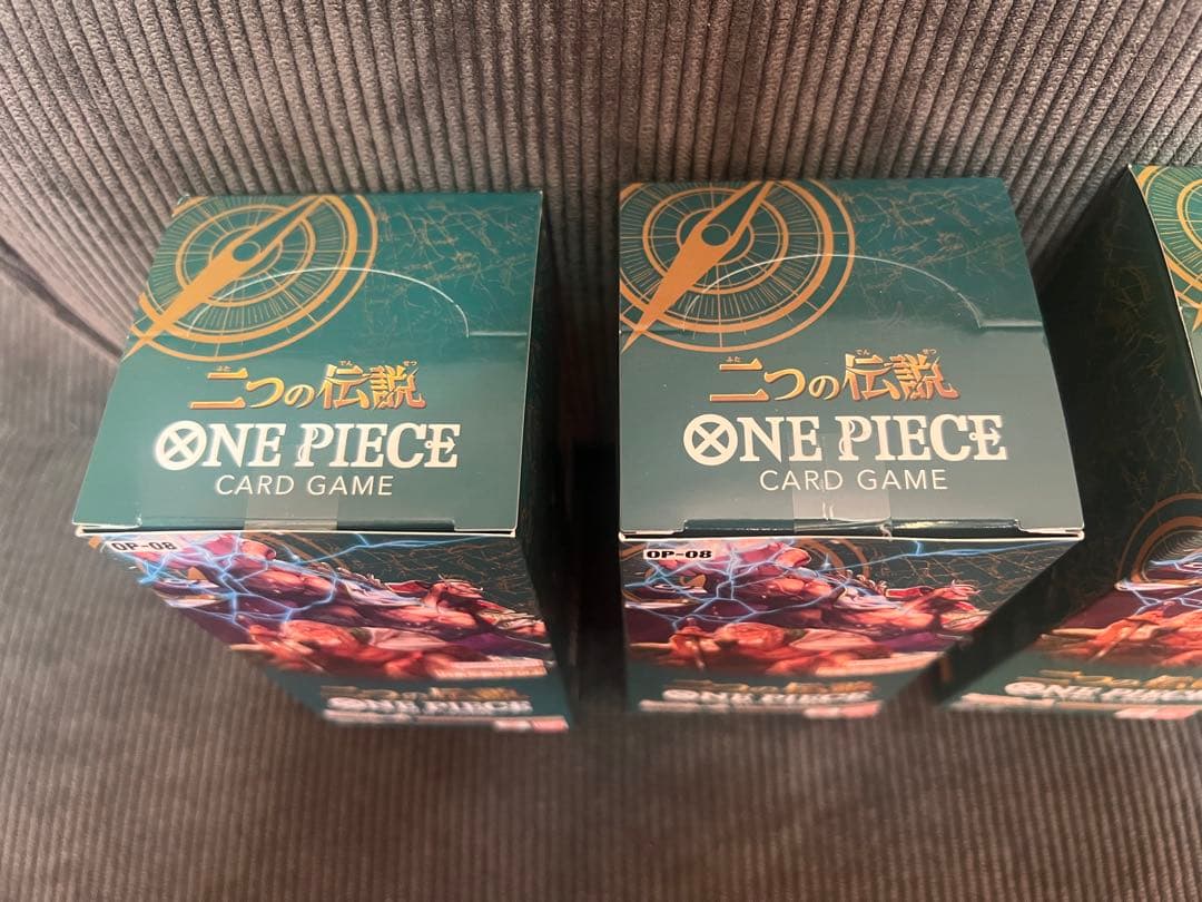 ワンピースカード　二つの伝説　BOX 未開封 テープ付き4BOX