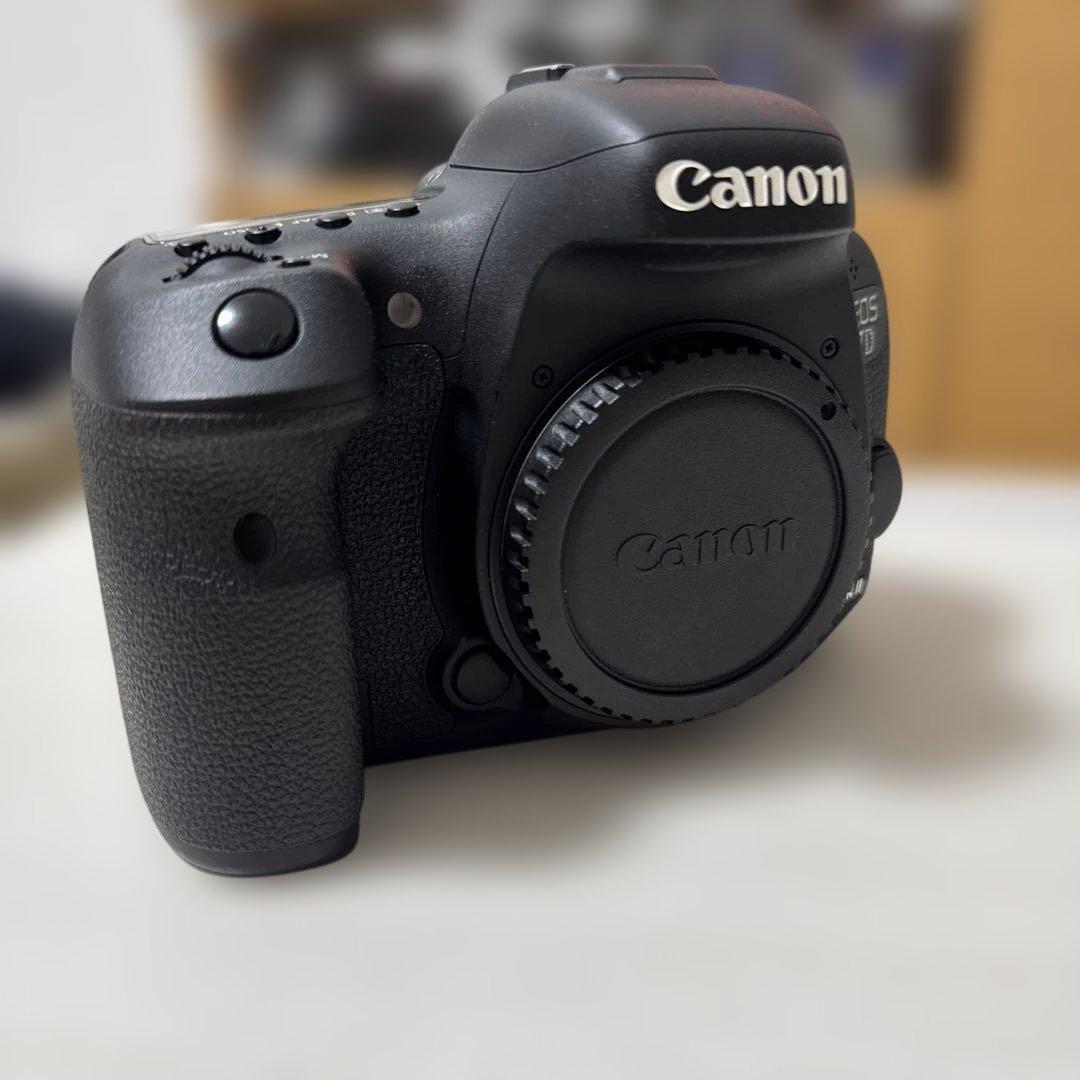 Canon EOS 7D Mark II バッテリーグリップとBG-E16