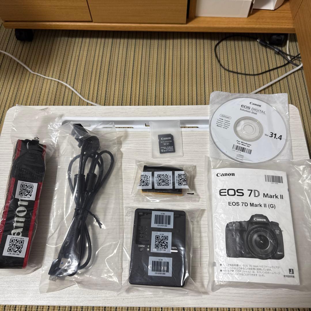 Canon EOS 7D Mark II バッテリーグリップとBG-E16