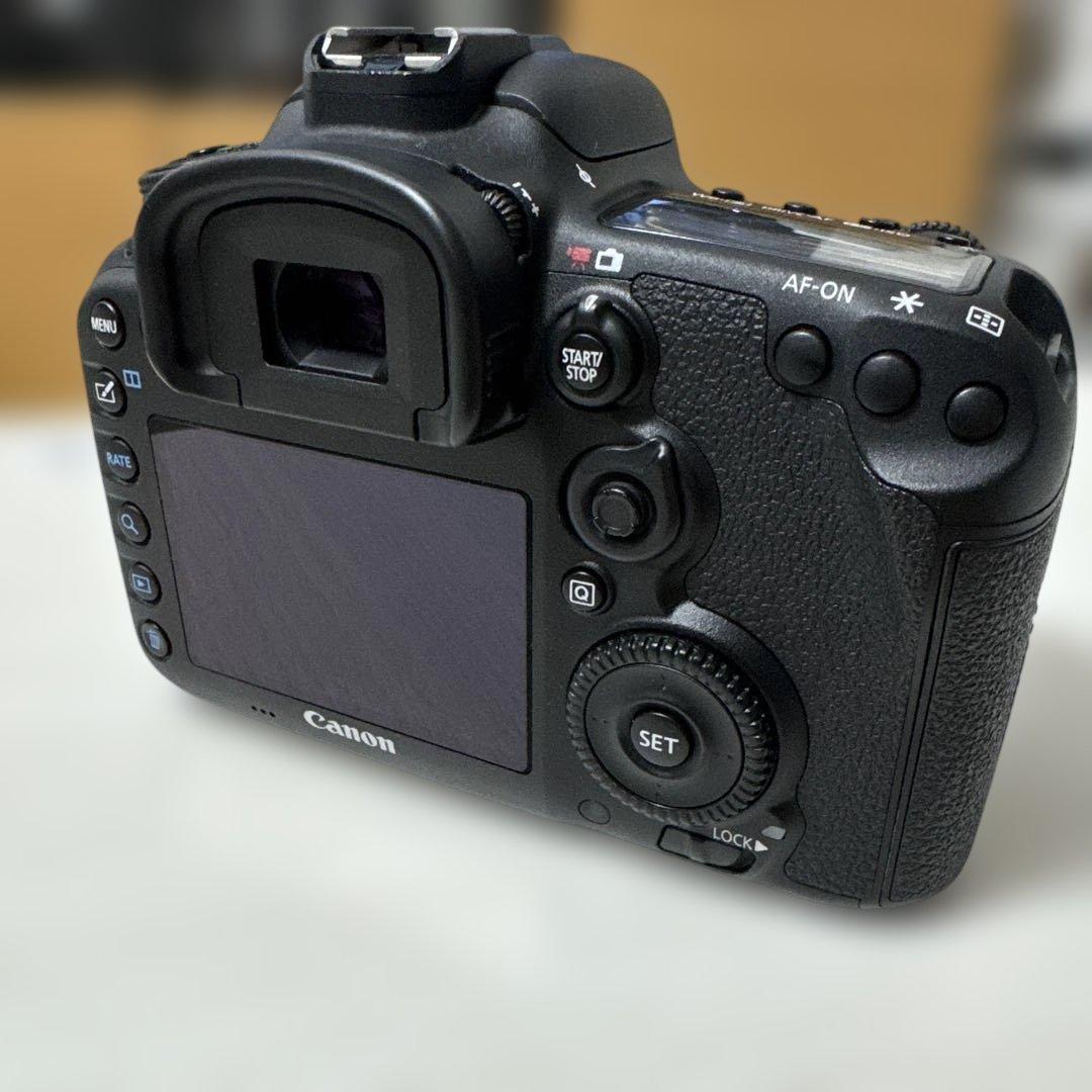 Canon EOS 7D Mark II バッテリーグリップとBG-E16