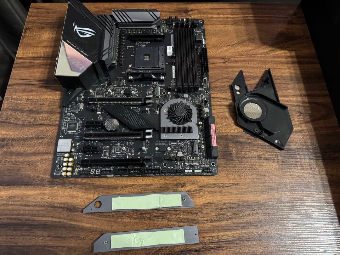 ASUS ROG STRIX X570-E GAMING マザーボード