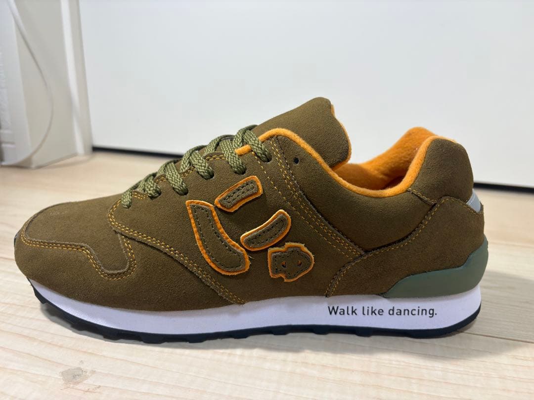 F*ん様 にゅ　スニーカー　27cm 新品　SANGACIO 定価25000円