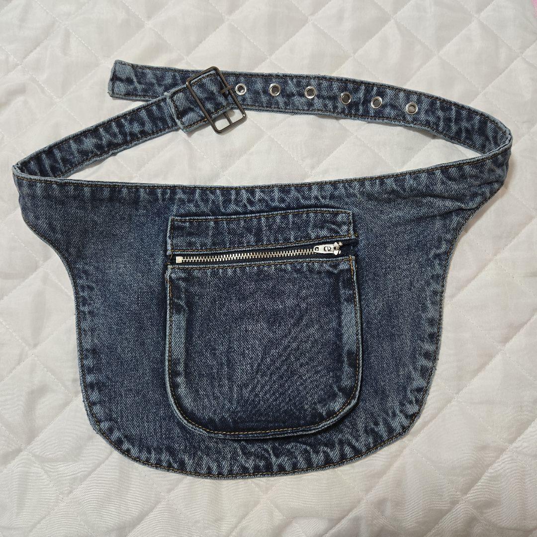 ANDREA&CO.　ポケットベルトデニムパンツ　新品タグ付き　ポケットベルト付