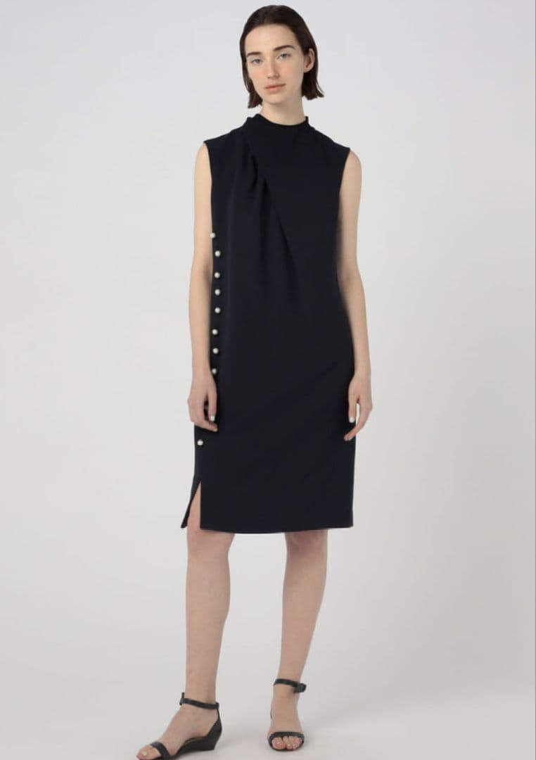 FLICKA×トゥモローランド　パールボタンワンピース