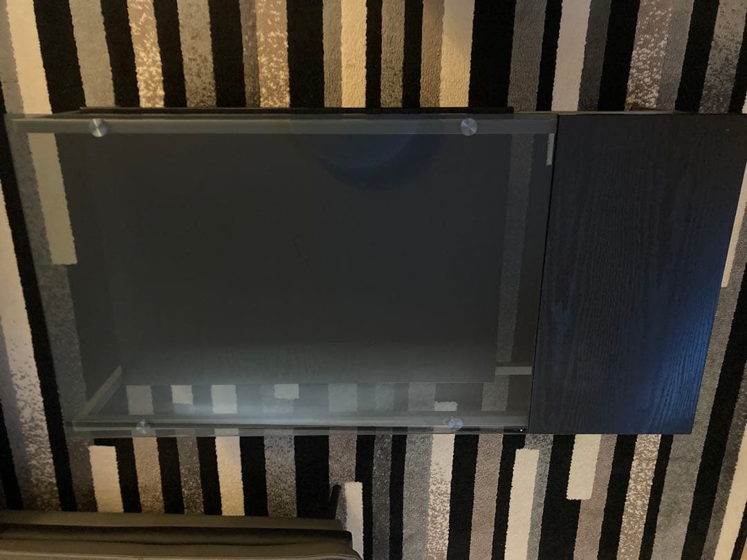 現代的なガラス天板センターテーブル