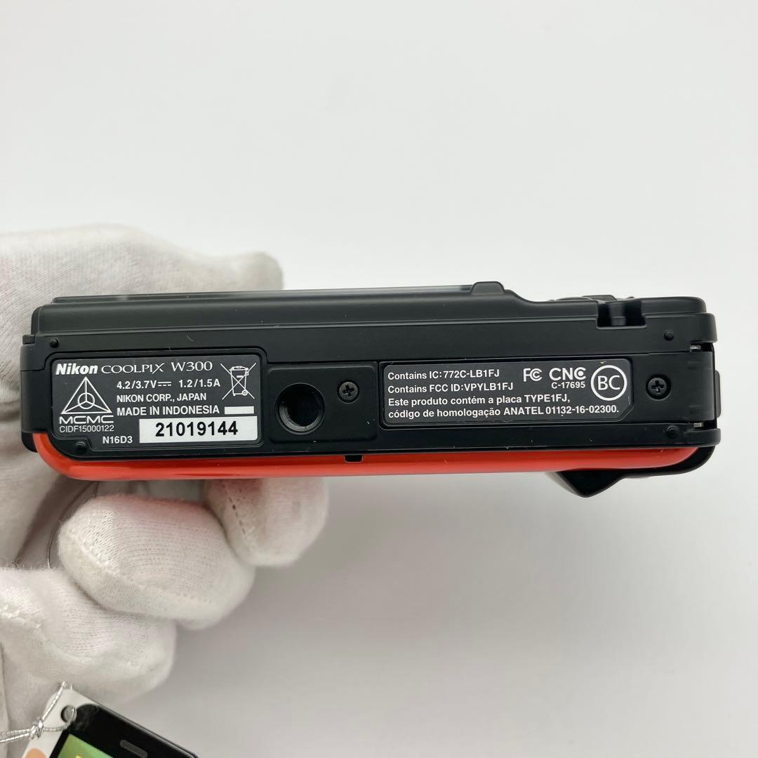 【新品未使用】Nikon COOLPIX W300 デジカメ 防水 WiFi対応