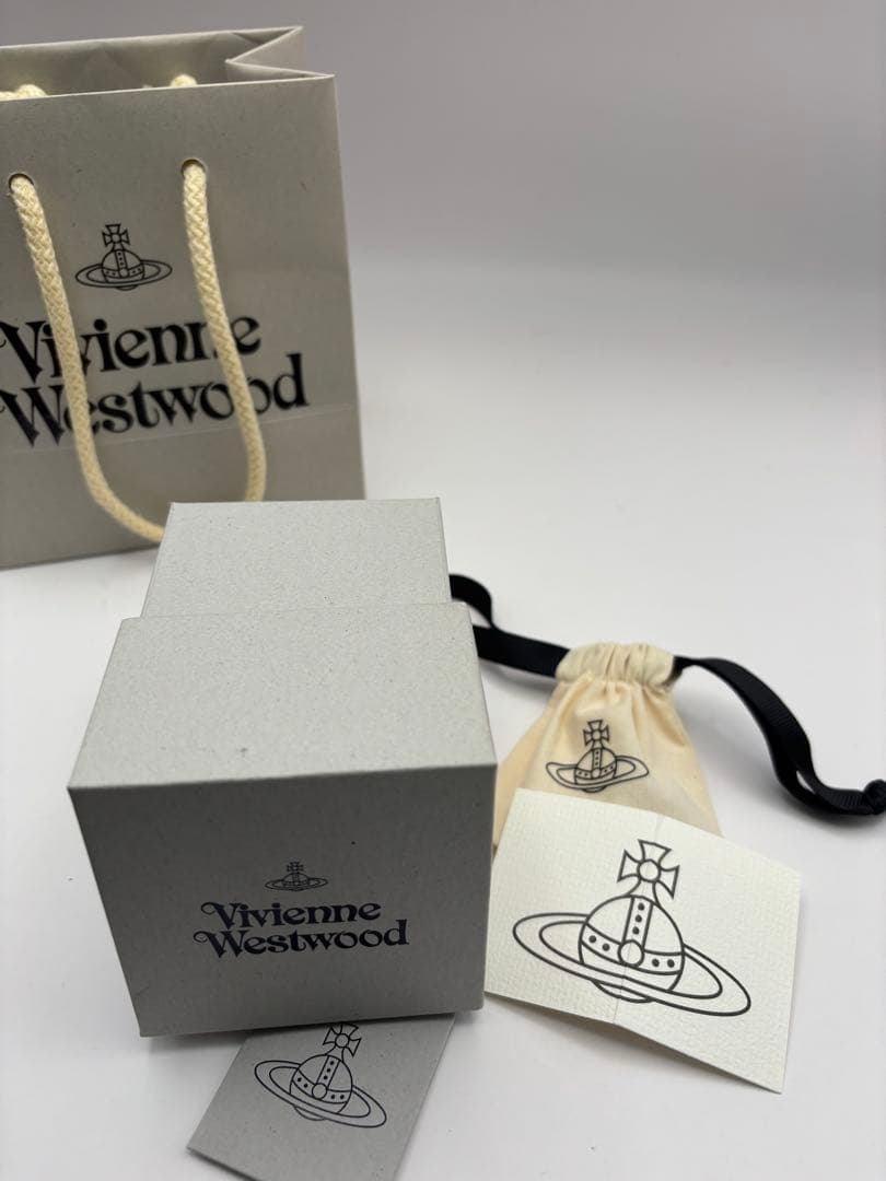 【新品】Vivienne Westwood シルバー フープピアス