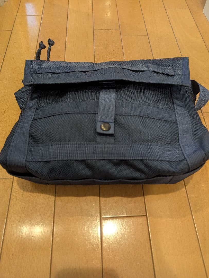 BRIEFING ブリーフィング ビームス別注 メッセンジャーバッグ　ネイビー