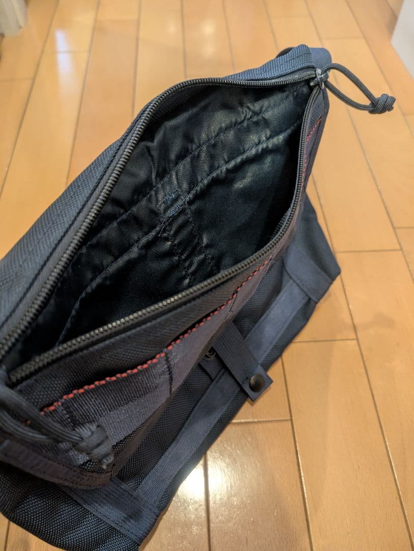 BRIEFING ブリーフィング ビームス別注 メッセンジャーバッグ　ネイビー