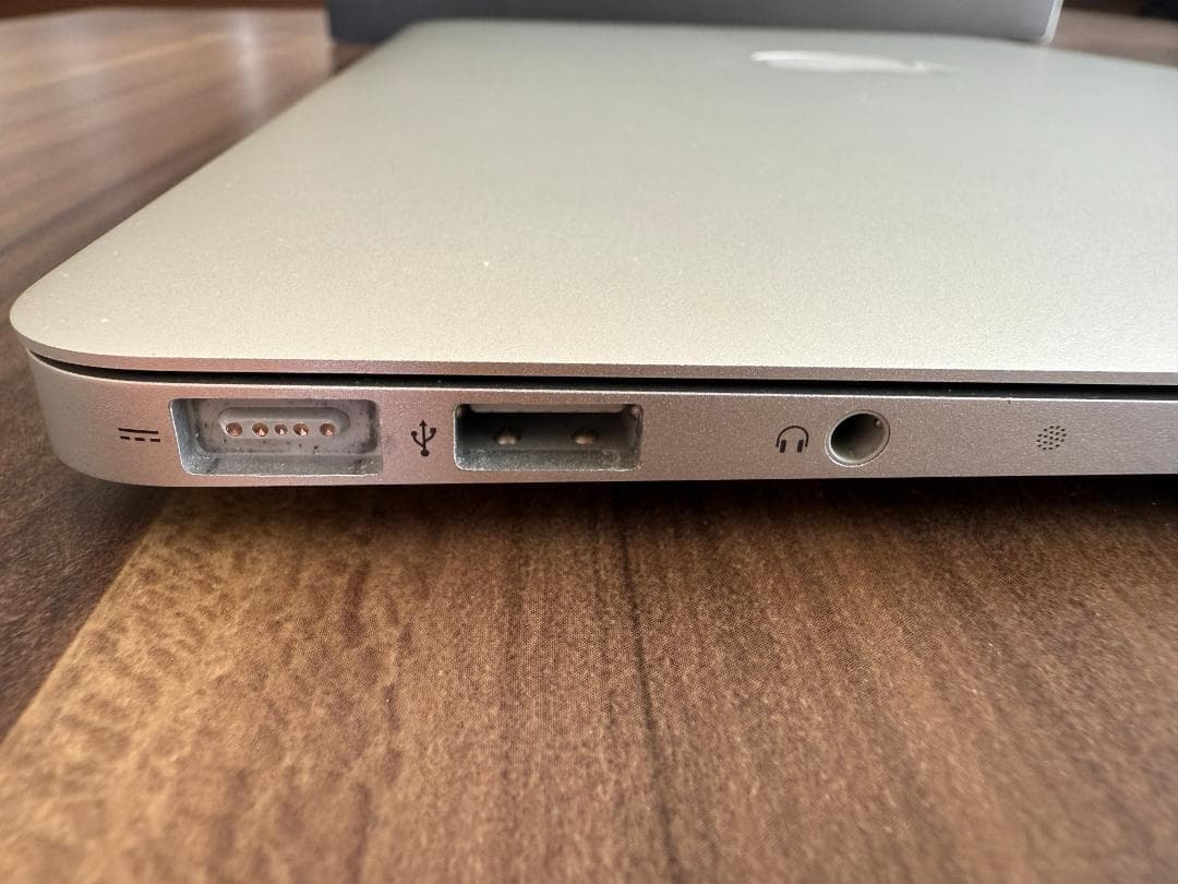 Apple（アップル）MacBook Air 13inch