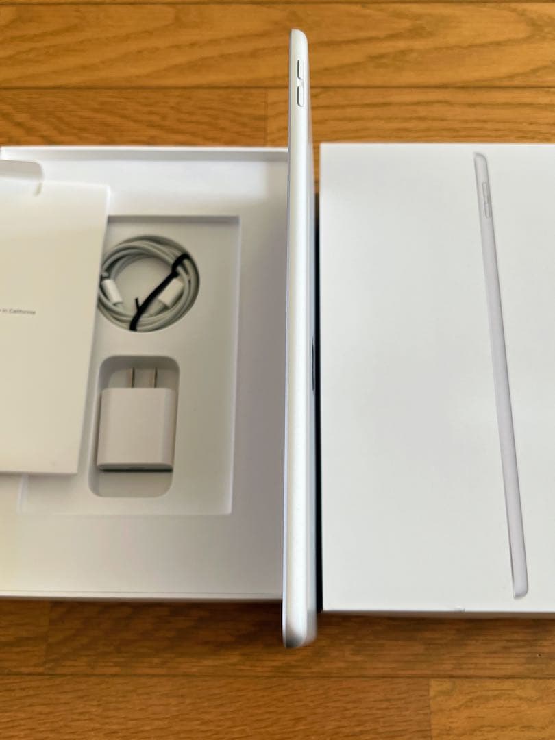 Apple iPad 第9世代 シルバー 256GB 10.2インチ Wi-Fi