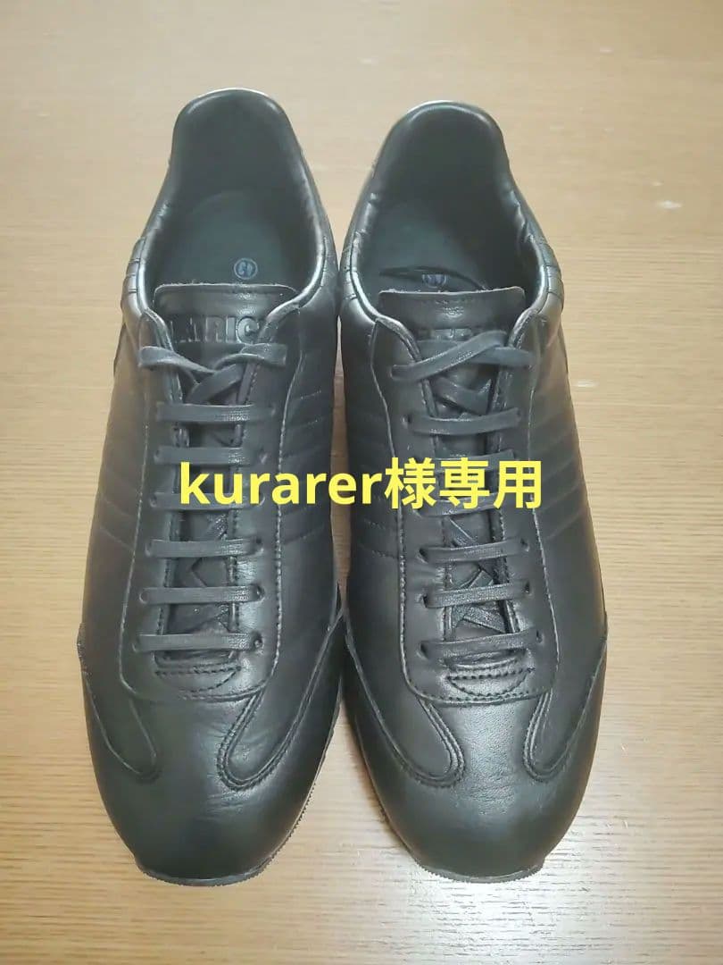 ブラックレザー スリムフィット スニーカー