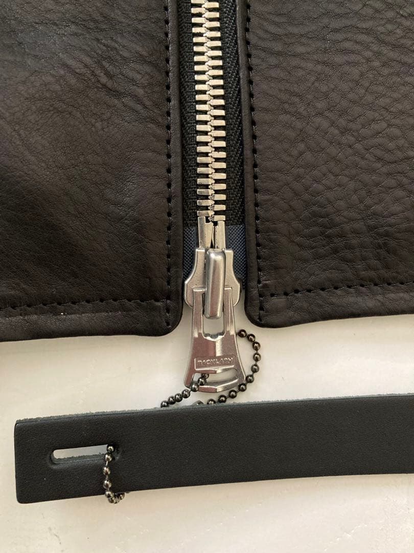 イサムカタヤマバックラッシュ　オリーチェシングルライダース