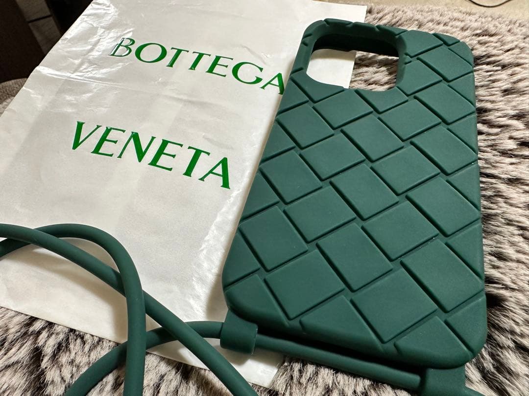 BOTTEGA VENETA シリコンケース iPhone14pro