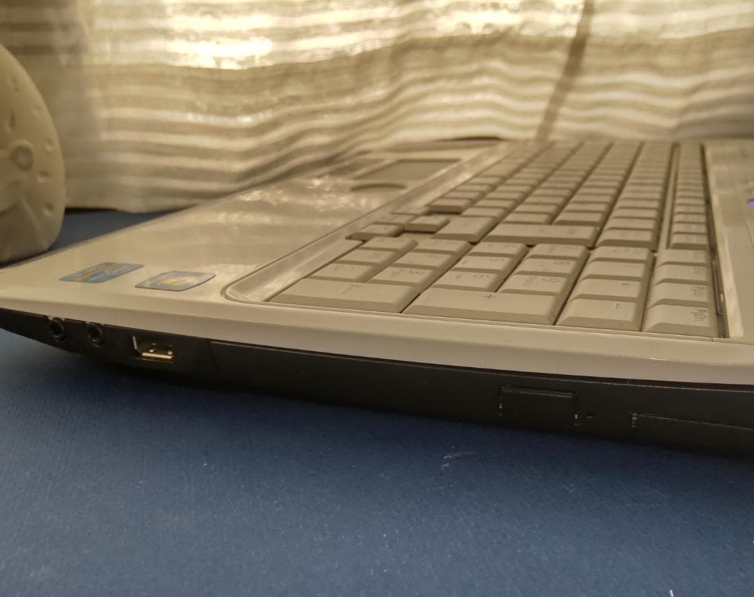 ノートパソコン/富士通/SSD搭載/Windows１１