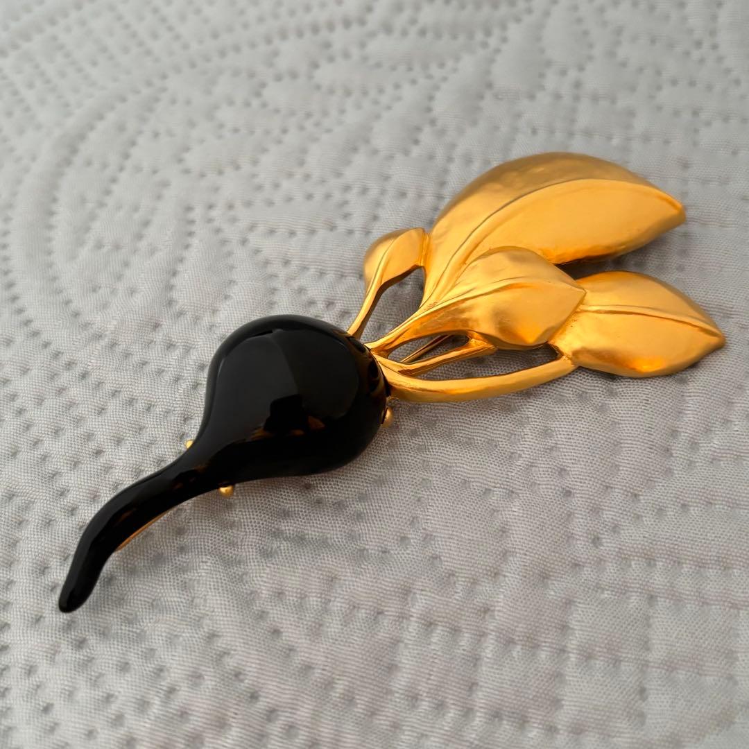 希少 ヴィンテージ 大ぶりKARL LAGERFELD ブローチ