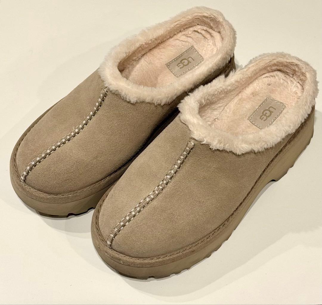 【美品】UGGNewHeightsCozyClogサボ厚底24cmベージュ正規品