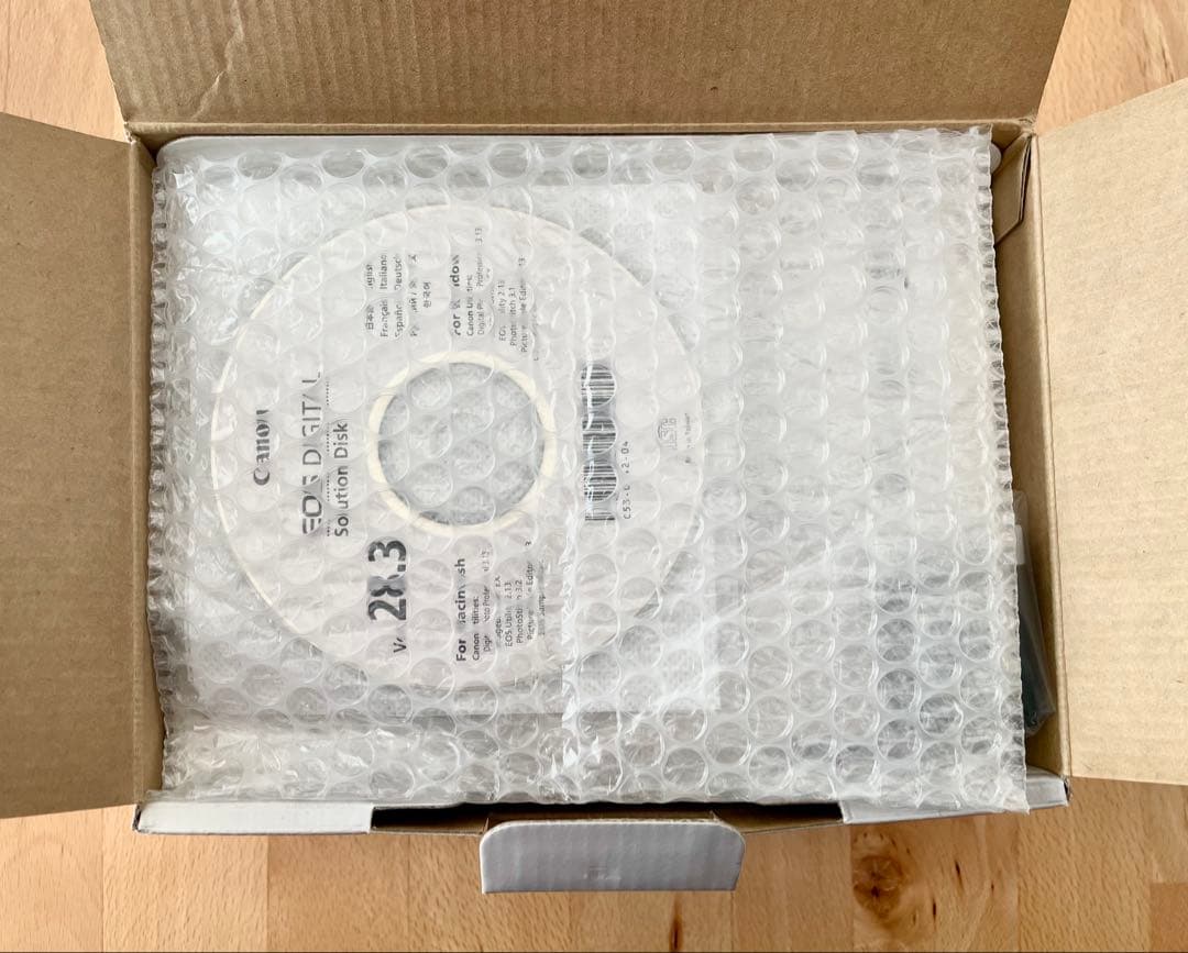 ほぼ未使用CanonキヤノンEOS Kiss X7元箱、取説付