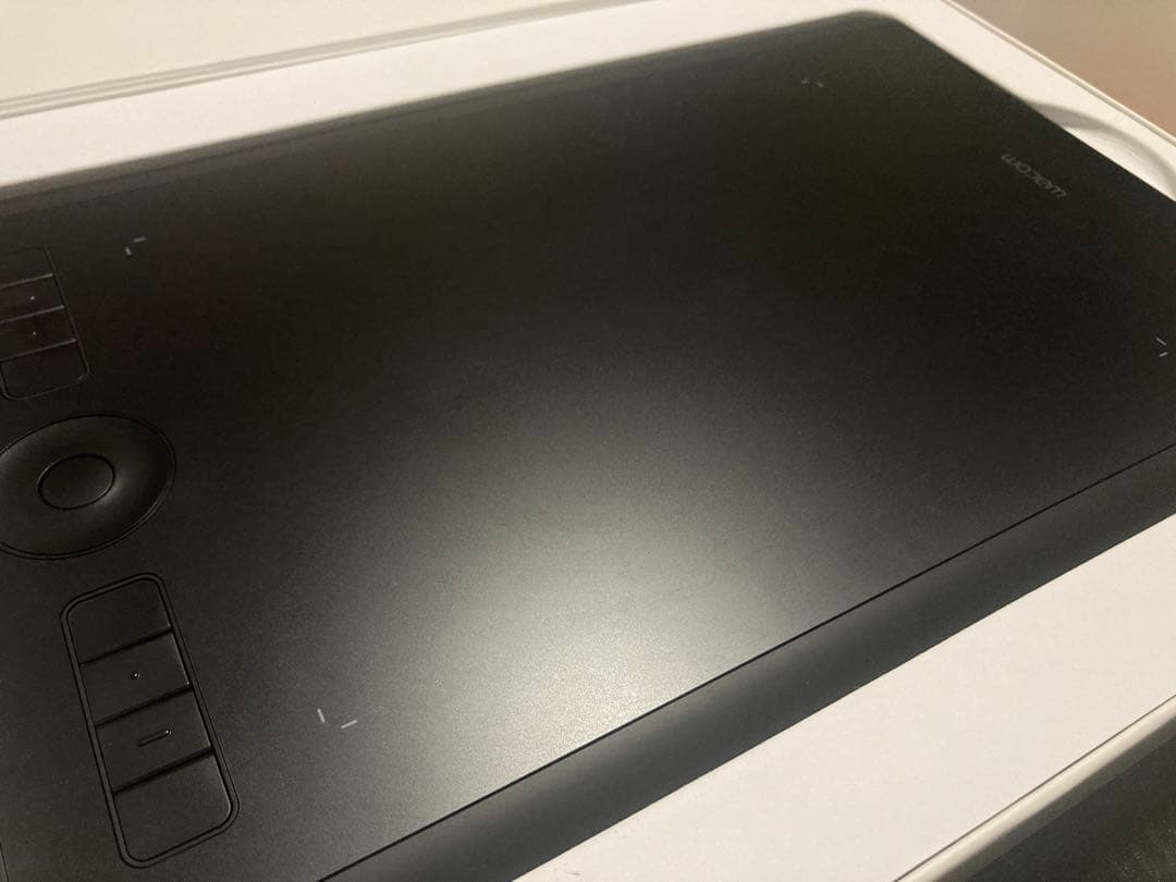 【特価】Wacom Intuos Pro A4 ペンタブレット 本体