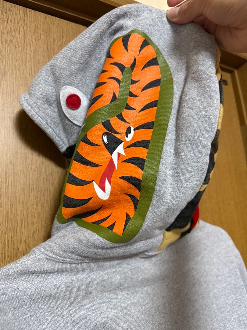 A Bathing Ape グレー パーカー Mサイズ