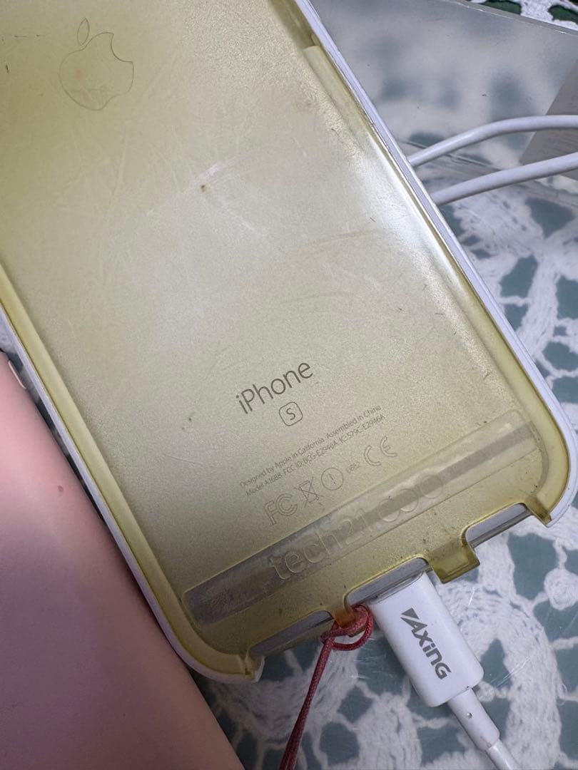 iPhone 5 ゴールド 本体 充電ケーブル付き